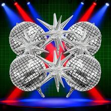 8 قطع من مجموعة بالونات الألمنيوم المرآة الفضية ذات الطراز البارز والجذاب. تتكون السطح من كتل مرآة مجمعة على شكل كرات ديسكو وأنماط نجمية، مما يعطي لونًا فضيًا ساطعًا. لها أشكال مختلفة مثل الكرات الدائرية الكلاسيكية والنجوم المخصصة، مما يجعلها مناسبة لمناسبات الأعياد والحفلات، وإضافة جو فرح ساطع ودينامي إلى موقع الحدث.