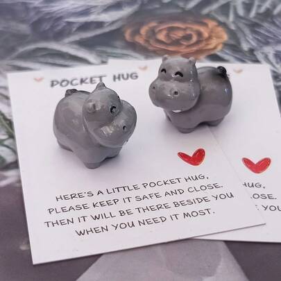 1/2 Pcs Optimistic Gray Hippo - Pocket Card: Express Love And Care For Family And Friends, Christmas, New Year, Birthday, Wedding, Thanksgiving Gift, Thoughtful Isolation Gift, Encouraging Mini Card, Unique Decor, Cute Aesthetic Item, Cool Small Tool, Special Thank You Gift