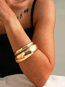 2pcs Fashionable Exaggerated Metal Pattern Bangle Bracelets, Suitable As Gifts For Friends