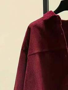 Áo sơ mi nhung kẻ nữ - Màu đỏ tía, cổ bẻ, tay dài, 100% polyester, có thể giặt máy, kiểu dáng thanh lịch, thường ngày, màu trơn phù hợp cho mọi mùa xuân. - Màu Đỏ Sâu - Xem 4