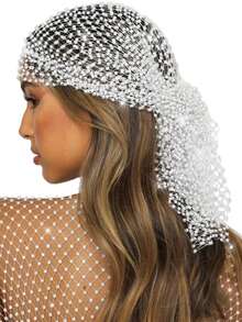 1顶65厘米镶钻女式鸭舌帽，适合夜店佩戴