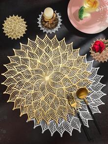 8入組/套中空花紋pvc餐墊(4入)和杯墊(4入),可清洗,易於清潔,可擦拭,防滑,耐熱,適用於假日、婚禮、派對和節日餐桌裝飾