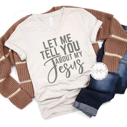 Déjame contarte sobre mi Jesús Camiseta de cuello en V Camiseta cristiana religiosa Camiseta de cuello en V con gráfico uni de Jesús Regalo religioso espiritual220G ofrece comodidad y durabilidad atemporales. Con un corte elegante y una textura suave, es tu esencial diario perfecto: fácil de combinar para looks casuales, aventuras de fin de semana o días relajados en la oficina. Un must-have en tu armario que se siente tan bien como se ve. Pensado, simple y con un estilo desenfadado - un regalo que ella realmente amará.