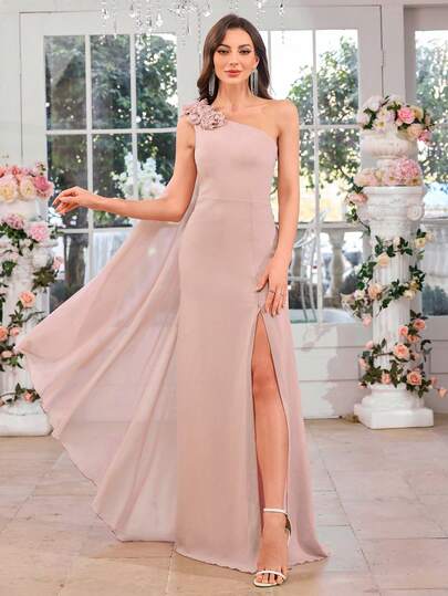  UNITHORSE 面料不对称肩无袖奢华 3D 花卉装饰收腰开叉长裙优雅晚礼服