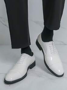 Sapatos Sociais Masculinos de Estilo Britânico Retrô com Cadarço Brilhante, Sapatos de Couro Vintage Casuais, Adequados para Casamento, Uso no Escritório