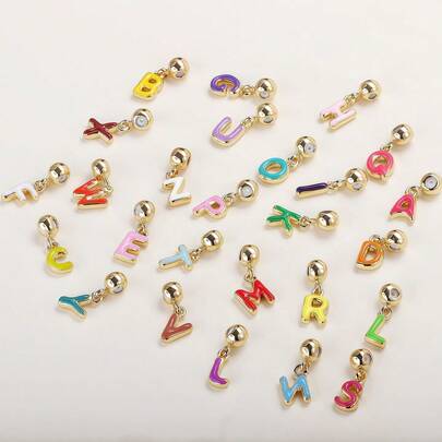 1 pieza Cuenta de posicionamiento con baño de oro DIY, 26 letras de colores, se puede personalizar para collar, pulsera, nombre de pareja, colgante conmemorativo de vacaciones