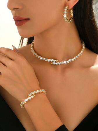 4 件套女士奢华闪亮锆石首饰套装，包括项链、耳环和手链，精致的设计，带有心形锆石装饰，传达优雅的氛围，适合节日礼物、庆典、红毯活动和其他正式场合