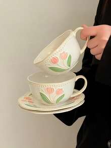 1 pieza Taza de café con diseño de tulipán en relieve y acabado de esmalte craquelado vintage, taza de cerámica de alta calidad para arte de latte, elegante taza para el té de la tarde, taza para desayuno y leche. Adecuada para restaurante, sala de estar, regalo de cumpleaños, regalo para ella, regalo para la mejor amiga