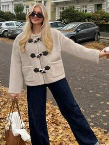 Women's Elegant Commuting Casual Classic Bicolor Lapel Pocket Faux Shearling Long Sleeve Jacket, Suitable For Halloween, Christmas Eve, Christmas, Spring Festival, Outing, Gathering With Friends, Shopping, Entertainment, Work, Etc. All-Match Jacket With Comfortable Fabric, Distinctive Style, High Cost-Performance, Autumn/Winter