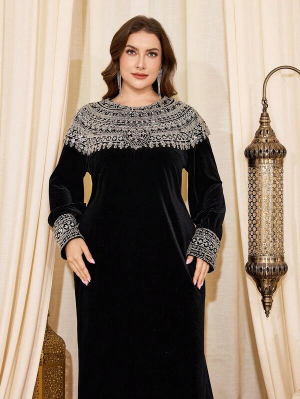 Plus Size Women's Solid Color Long Velvet Dress With Floral Collar Decoration And Sleeve Cuff Applique, Soft And Comfortable, Suitable For Evening Party, Banquet And Multiple Occasions