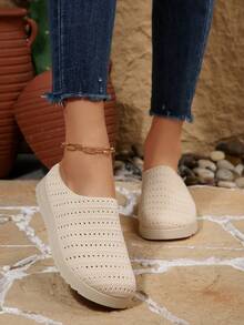 Pantuflas tipo slip-on en beige, zapatos de pescador cómodos de tela para interiores, mocasines planos para uso en exteriores para mujeres