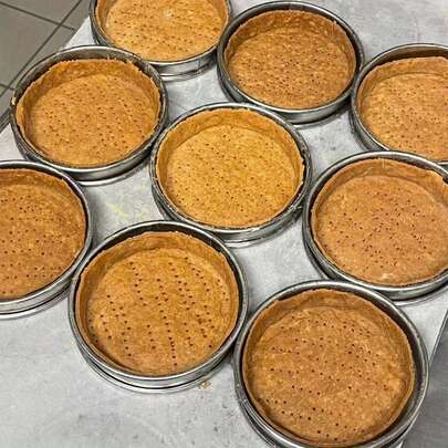 4/8pcs Non-Stick Aluminum Baking Trays - Heat Resistant & Easy To Clean, Round High-Quality Baking Pans Suitable For Cakes, Burgers, Sandwiches, Pancakes, Essential For Halloween & Everyday Kitchen