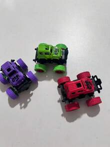 1pc Realistic Stunt Rocking Car, Super Durable Climbing Model Retro 4WD Inertial Off-Road Vehicle