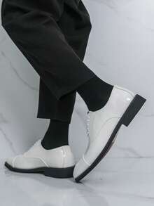 Sapatos Sociais Masculinos de Estilo Britânico Retrô com Cadarço Brilhante, Sapatos de Couro Vintage Casuais, Adequados para Casamento, Uso no Escritório