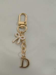 1pc White Exquisite Bow Tie Capital A-Z Letter Keychain Pendant Suitable For Bags, Backpacks, Car Key Pendants, Graduation Season, School Season, Small Gifts For Each Other, Suitable For Handbags, Backpacks, Keys,