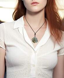 Labradorite Crystal Necklace For Women Natural Gemstone Carved Moon Star Healing Stone Energy Protection Adjustable Pendant Necklace Jewelry Gift For Mom Mothers Day2025 - hoa hồng - Xem 9