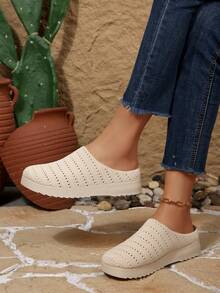 Pantuflas tipo slip-on en beige, zapatos de pescador cómodos de tela para interiores, mocasines planos para uso en exteriores para mujeres