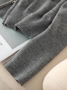 女士灰色拉链连帽针织开衫，柔软舒适的连帽毛衣，秋冬季宽松百搭上衣