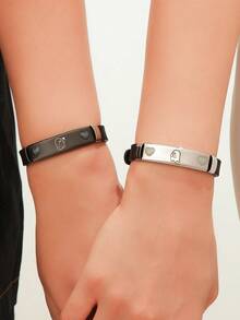 2pcs/Set Luminous Couple/Friendship Silicone Bracelet Set With Glow-In-The-Dark Double Heart & Finger Heart Pattern, Casual Accessory Suitable For Daily Wear And Holiday Gift