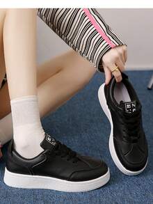 A Pair Of Thick-Soled Round-Toe Open-Top Plain Color Splicing Leather Running Shoes, White Shoes, Women's Fashion Versatile Casual Sports, Breathable And Comfortable, Low-Top Lace-Up Running Shoes, Suitable For All Seasons, Women's Basketball Shoes, Women's Shoes. - Black - View 2