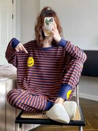 特大体格の女性服春と秋の長袖の細いストライプのスマイリーフェイススーツ脂肪mm2-150 kgのパジャマ女性は外で着ることができます