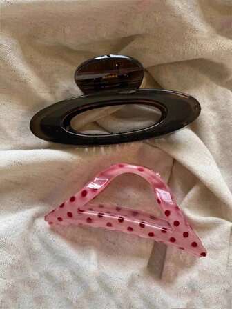 2Pcs Fashion Hair Claw Set: Triangular Polka Dots And Elliptical Clips, Fashionable Women's Acrylic Hair Accessories, Retro Sweetheart Triangle Hollow Grasp Clip Exquisite Disc Hair Drop Half Tie Hair Clip Hair Claw Headpiece Women's Accessories Women's Hair Accessories