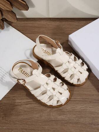 Children Fashion Outdoor Sandals Summer Square Toe Flat Shoes One-Strap Sandals New Style Girls Shoes Stylish Beach Slippers