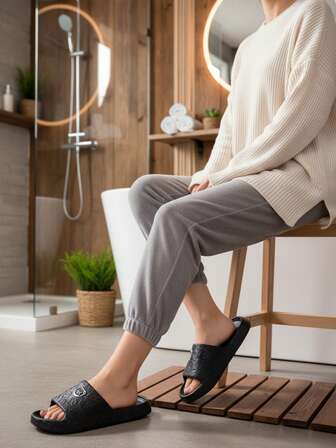 女士黑色厚底EVA时尚防滑轻便休闲拖鞋，适合街头、夏季沙滩