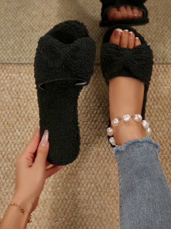 Women's Autumn/Winter New European & American Middle Eastern Fashion Plush Round Toe Solid Color Open Toe Slip-On Indoor Home Slippers Flat Sandals