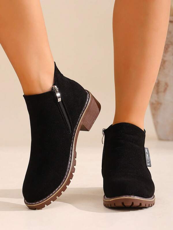 بوت نسائية جديدة عبر الحدود ذات أصابع مستديرة وكعب مربع من جلد البولي يوريثان، إغلاق سحاب جانبي مع إبزيم حزام رجعي، مقاومة للانزلاق وقابلة للاستخدام المتعدد والمريحة