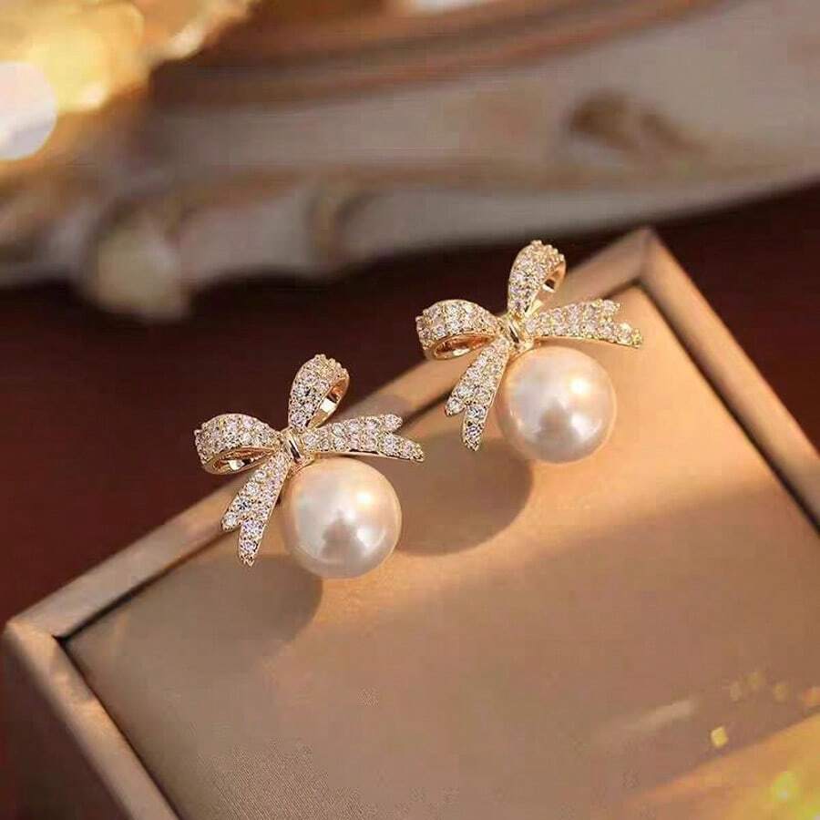 A Pair Of Full Diamond Pearl Earrings, French Niche Design High-End Earrings, A Must-Have For Fashionable Ladies, A Good Accessory For Chinese New Year, And An Ideal Gift For Friends - 白色蝴蝶結款 - 查看 1