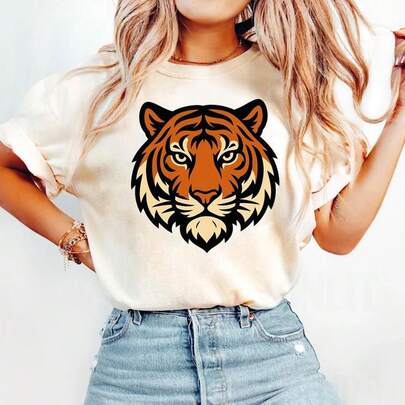 Camisa con cara de tigre C-omfort Colors, camisa vintage de tigre, camisa Tiger Pride, camisa Jungle S-afari, camiseta WildL-ife, camisa Tigers, regalo para amantes de los animales220 gCamiseta de algodón puro de alta densidad de . Experimenta una suavidad increíble que te acompañará todo el día. Confeccionada con algodón puro de alta densidad de 220 g, esta camiseta ofrece una sensación suave y estructurada para todo, desde el trayecto diario al trabajo y las sesiones de gimnasio hasta las relajantes vacaciones. Su diseño atemporal la convierte en la sorpresa perfecta para un cumpleaños o para el día a día: un regalo de comodidad inquebrantable y estilo sobrio para tus seres queridos.