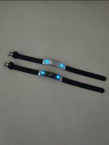 2pcs/Set Luminous Couple/Friendship Silicone Bracelet Set With Glow-In-The-Dark Double Heart & Finger Heart Pattern, Casual Accessory Suitable For Daily Wear And Holiday Gift