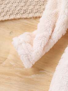 فستان أنيق بقماش ناعم وأكمام طويلة مع كابوشون، مناسب للارتداء اليومي في الخارج - لون مشمشي - مشاهدة 3