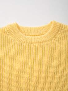 轻盈保暖针织套头毛衣，宽松版型，聚酯纤维面料，休闲学院风，男女皆宜，长袖，落肩设计，简约圆领，适合秋冬季穿着。 - 鵝黃色 - 查看 4
