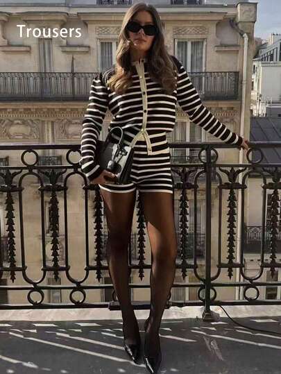 Nuevos shorts a rayas blancas y negras para mujer de otoño e invierno, de estilo casual y sencillo, adecuados para el uso diario con suéter de punto