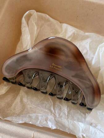 1Pc Early Autumn Retro Color Blocked Grip Clip For Women's Style Versatile, Half Hairpin Drop At The Back Of The Head, High Quality Hair Claw Headpiece, French Internet Celebrity Exquisite Cold Style Hair Claw Grip Clip Illusion Color Sweet Grip Clip Versatile Simple Cute Hair Clip Headpiece Claw Clip Women's Accessories Women's Hair Accessories, The Best Birthday Gift For Friends And Teachers Winter Hair Clutch