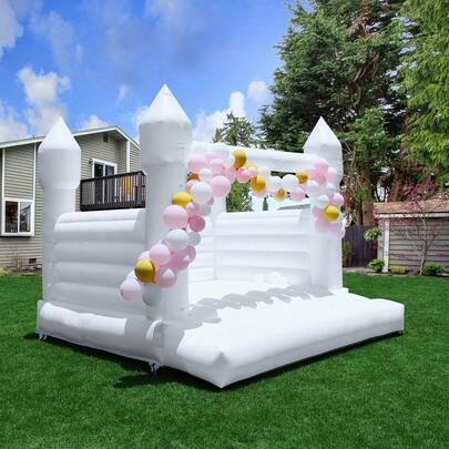 Castillo inflable blanco (vinilo 100 % PVC de calidad comercial), parque de saltos interior y exterior de fácil instalación para niños y adultos, con soplador, 3,9 x 3,45 x 3 m