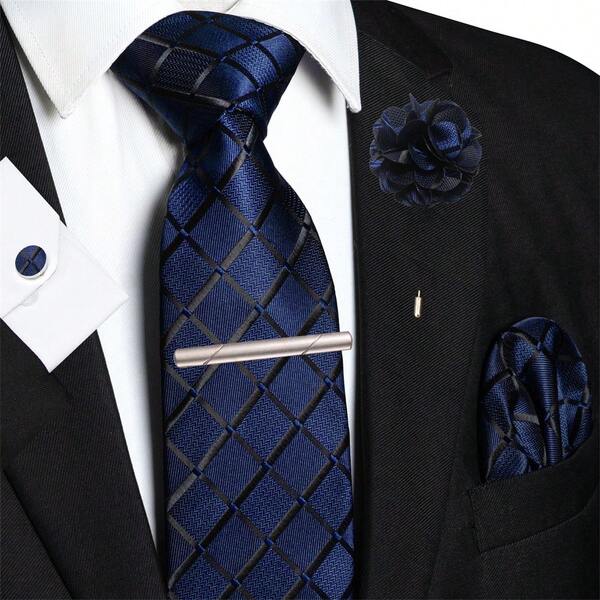 1/2/3/5 pezzi Set combinato di cravatta a quadri blu navy, fazzoletto da taschino, fermaglio per cravatta argento, gemelli e spilla da risvolto, adatto per l'ambiente lavorativo, affari, riunioni, matrimoni, lauree e altre occasioni degli uomini, ottimo regalo per gli uomini per compleanni, Ringraziamento, Natale e altre festività