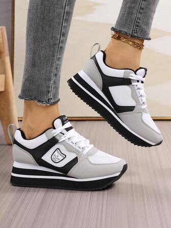 女士复古厚底软底舒适圆头系带鞋，透气四季休闲度假日常穿着，原创校园风格纯色防滑舒适休闲运动鞋