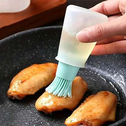 2pcs Portable Silicone Oil Bottle With Brush For BBQ Oil Brush, Pastry Plastic Kitchen Oil Bottle, Outdoor Baking And Grilling Brush