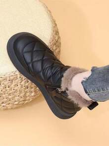 女士平底雪地靴，冬季新款保暖内衬防滑短靴，厚实保暖