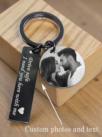 1PC Personalized Keychain With Customized Photo And Text, Customized Photo And Name, Name Customization, Customized Jewelry, Gift For Boyfriend, Keychain Accessories, Bag Charms, Also Suitable As A Special Gift For Couples On Wedding Anniversary Or Important Date.