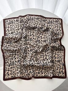 女士豹纹围巾一条，仿丝绸材质，时尚百搭，可作头巾或领巾使用。 - 焦糖邊豹紋 - 查看 2