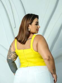 PLUS SIZE BENGALINE CROPPED TOP WITH STRAPS AND POINT DETAIL - 黃色 - 查看 2