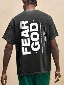 20261 PCS Retro Religious "Fear God" Graphic Tee: Featuring Distressed Vintage Finish, Bold Front & Back Letter Print With "FEAR GOD" Phrase, Inspirational Religious Text From Psalm 128:1, Perfect For Infusing Spiritual, Nostalgic Vibes Into Fits During Easter Celebrations, Church Events, Or Daily Wear, Christmas & Halloween & Thanksgiving Day & Valentine's Day & Pride & Father's Day & Easter & Mother's Day & New Year & Spring Festival, Men's Round Neck Printed Short Sleeve Casual Everyday T-Shirt, They Are Excellent Gifts For Friends And Family, 100% Cotton T-Shirts Feature, A Yhful And Fashionable Design, Graphic Tees Men, Graphic Tees Women, Cachorro Feliz, Back To SchoolLoose And Comfortable,Casual And Easy-Goin,High-Quality Wax Printed Cotton Retro FashionBrand T-Shirt, Men's T-Shirt, Beach Must-Have, Men's Summer T-Shirt, Holiday Gift, - 黑色 - 查看 2