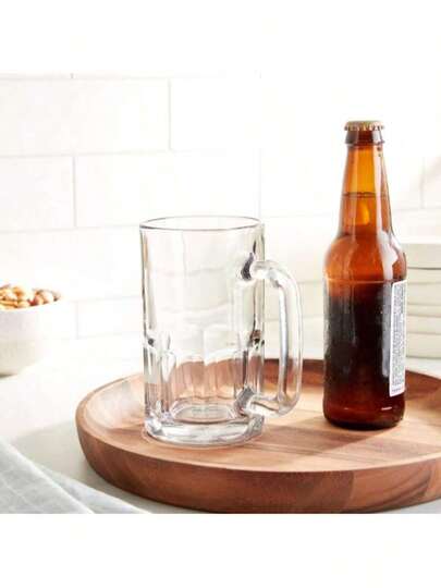 Sechs übergroße, verdickte Bierkrüge aus klarem Glas mit bequemen Henkeln, abgerundeten Rändern und schwerem, rutschfestem Boden. Diese Becher sind groß, hitzebeständig, sturzsicher und stoßfest und somit ideal für Zuhause, Bar, Restaurant, Partys oder Grillabende. Diese Becher sind vielseitig einsetzbar und ein tolles Geschenk für Freunde und Väter. Diese leicht zu reinigenden Weingläser eignen sich perfekt für Hochzeiten.