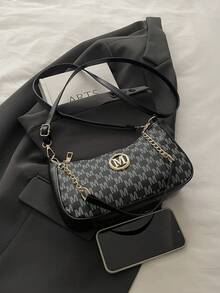 2025, New Fashion Classic Pu Waterproof Fabric M Letter Print Design Metal Chain Decoration Shoulder Crossbody Bag. Suitable For Shopping, Purse, Students, Young Women, Office Women. Perfect For Office, College, Work, Business, Commuting, Outdoor Activities, Travelling And Picnics.