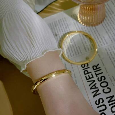 Pulseira de luxo vintage banhada a ouro 18K - Design simples e elegante, aço inoxidável 316, sem pedras, versátil para uso diário e presentes especiais, pulseira aberta para mulheres