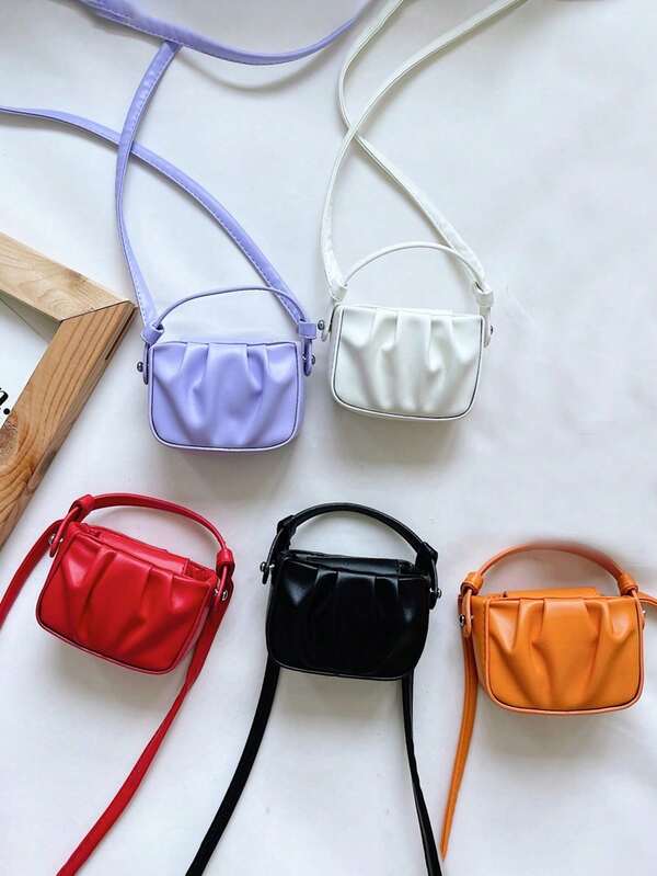 1pc New Candy-Colored Crossbody Bag, With A Niche And Creative Pleated Design, And A Magnetic Buckle Closure Design. It Is Portable And Light, And Has A Candy-Colored Color Scheme That Is Full Of Childlike Fun. The Shoulder Strap Is Adjustable And Suitable For Multiple Scenes. It Has Sufficient Internal Capacity And Can Easily Accommodate Daily Necessities.